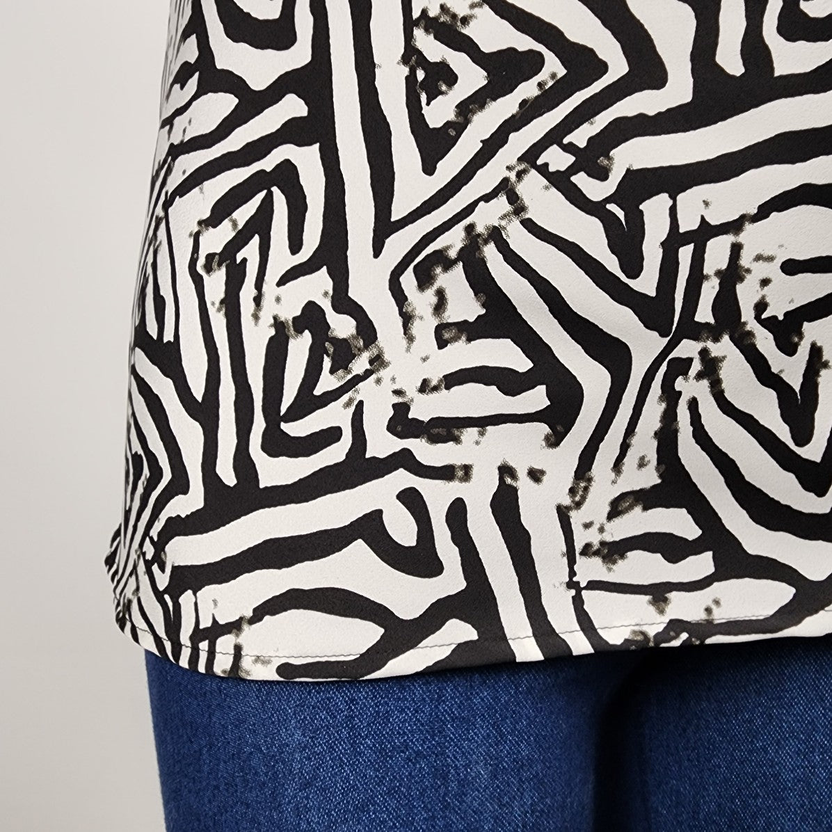 Mexx Black & White Abstract Sleeveless Top Size M