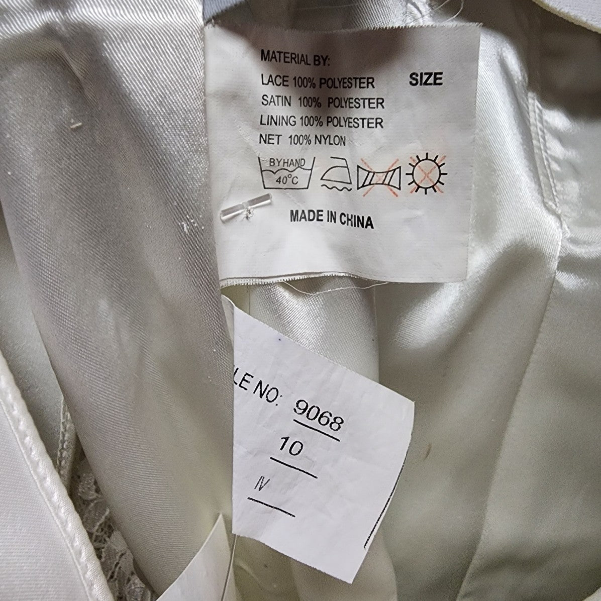 Allure Bridals White Lace Mermaid Wedding Gown Size 10