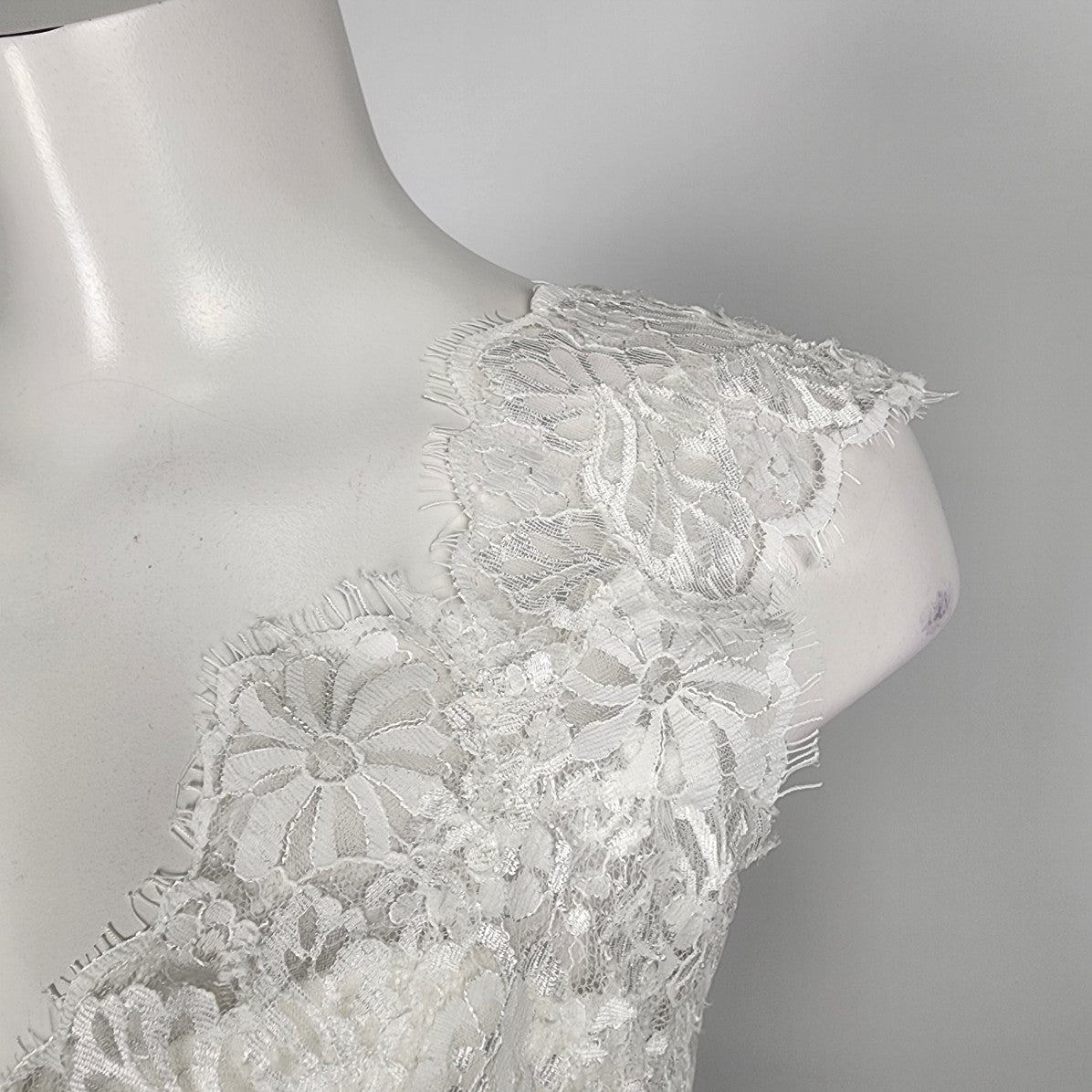 Allure Bridals White Lace Mermaid Wedding Gown Size 10