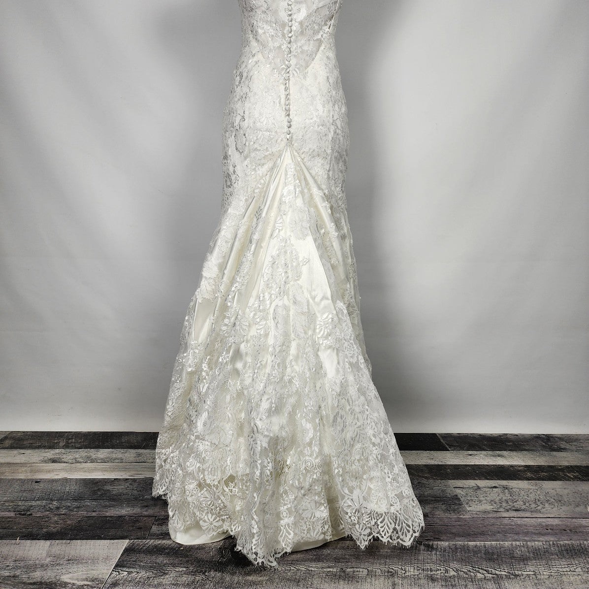 Allure Bridals White Lace Mermaid Wedding Gown Size 10