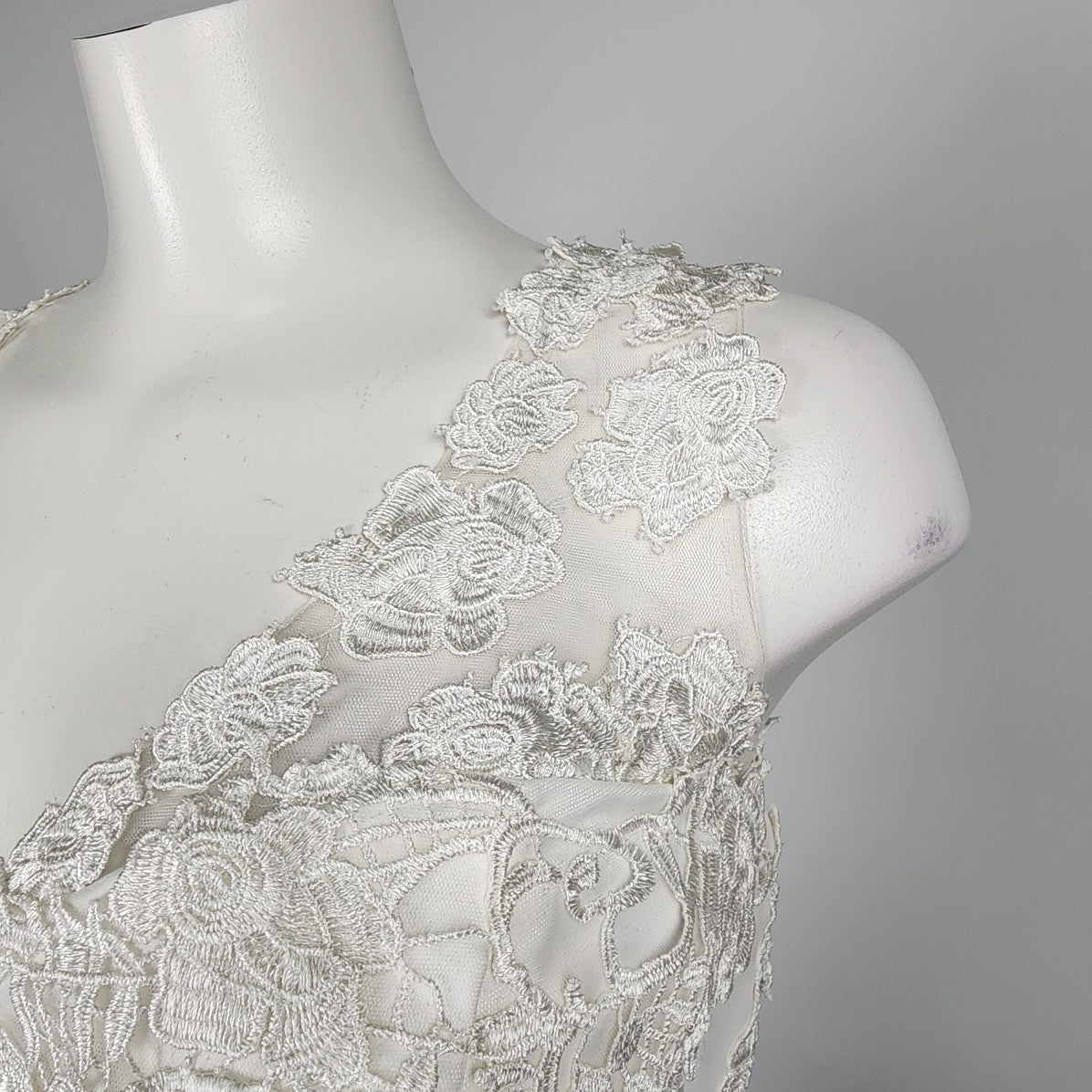 White Flower Lace Mermaid Wedding Gown Size L