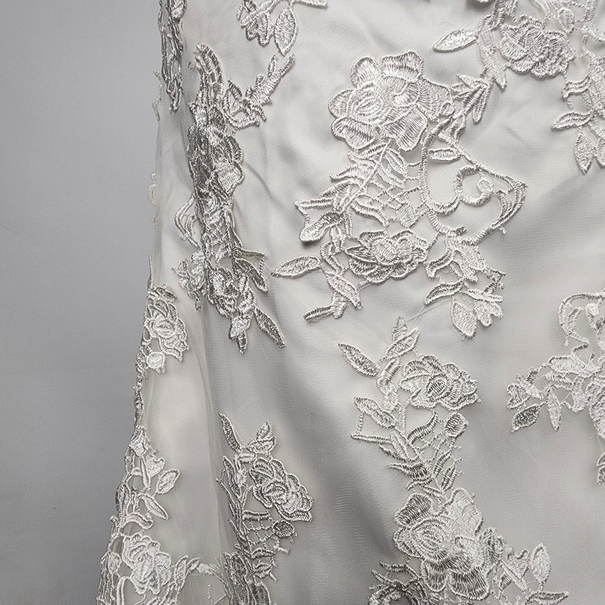 White Flower Lace Mermaid Wedding Gown Size L