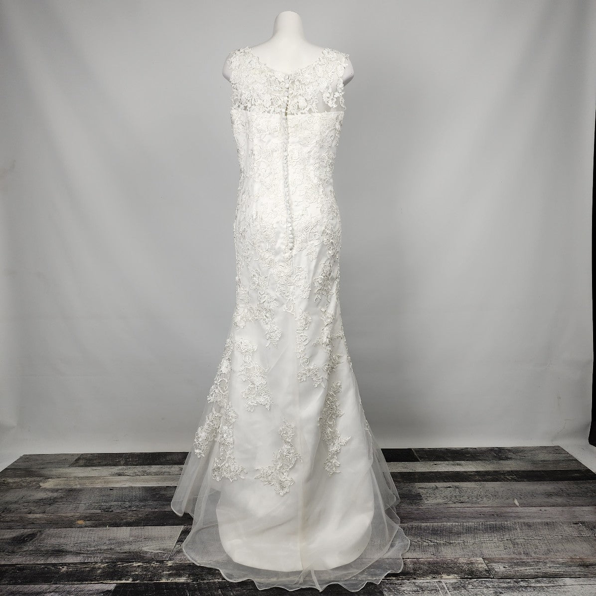White Flower Lace Mermaid Wedding Gown Size L