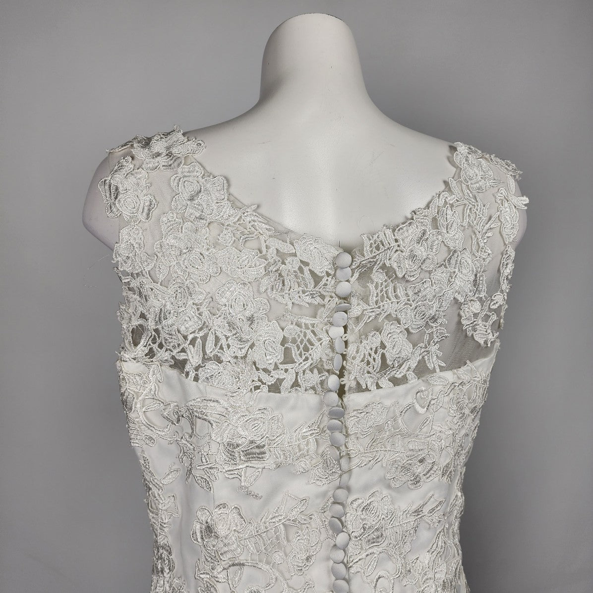 White Flower Lace Mermaid Wedding Gown Size L