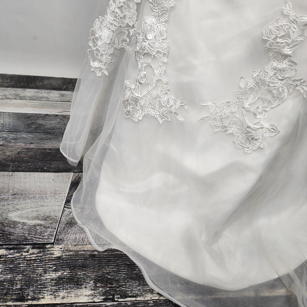 White Flower Lace Mermaid Wedding Gown Size L