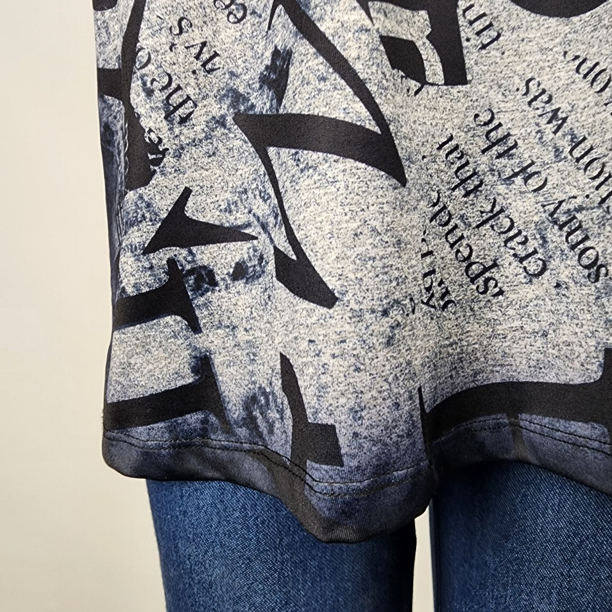 Grande Madame Blue News Print Sequined Top Size M