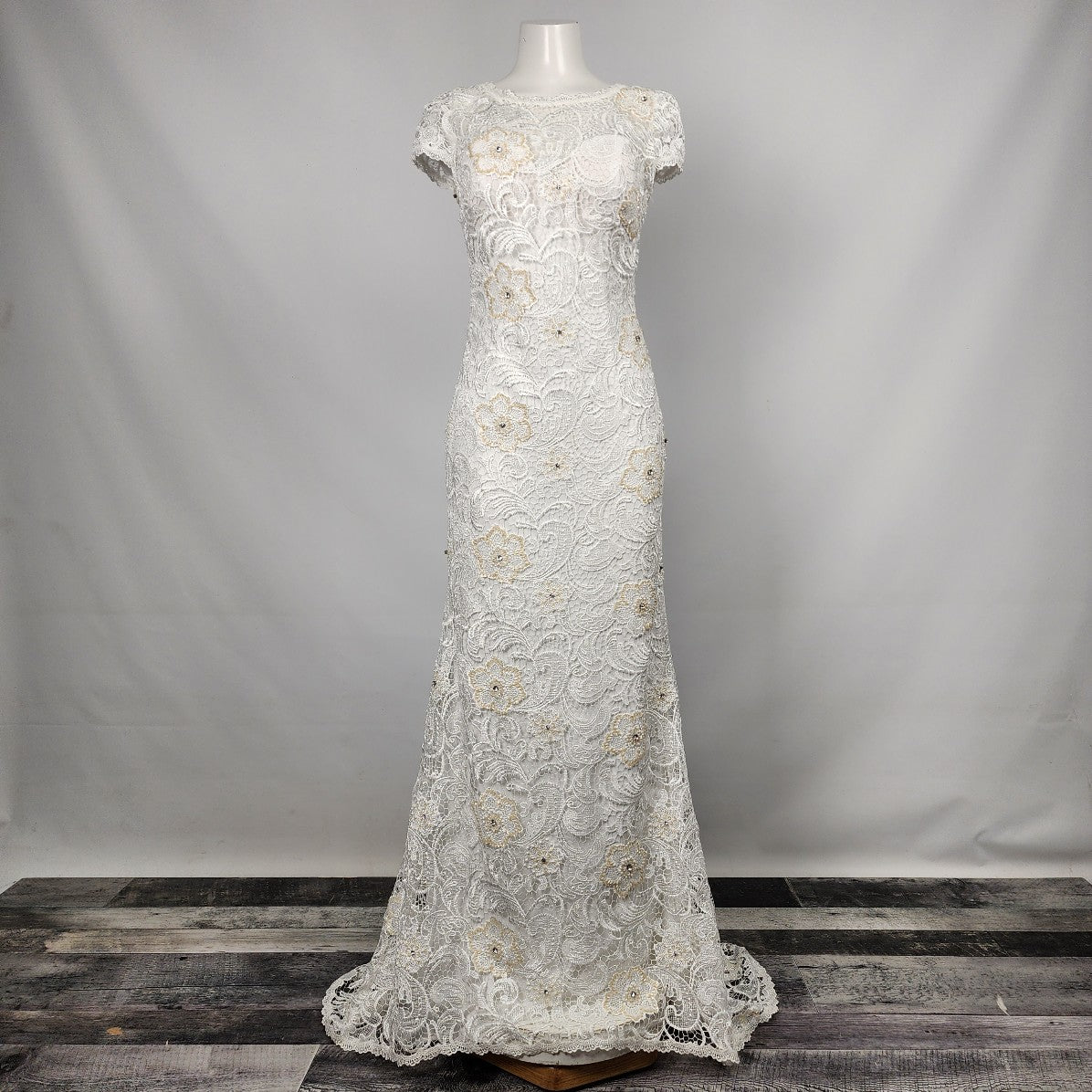 Jadore Evening White Flower Lace Beaded Wedding Gown Size S/M