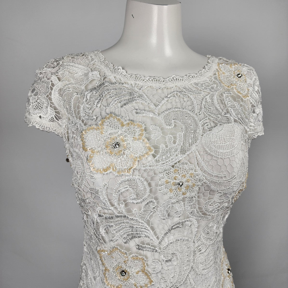 Jadore Evening White Flower Lace Beaded Wedding Gown Size S/M
