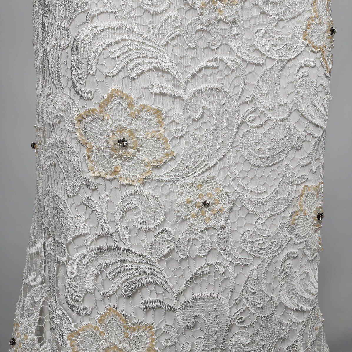 Jadore Evening White Flower Lace Beaded Wedding Gown Size S/M