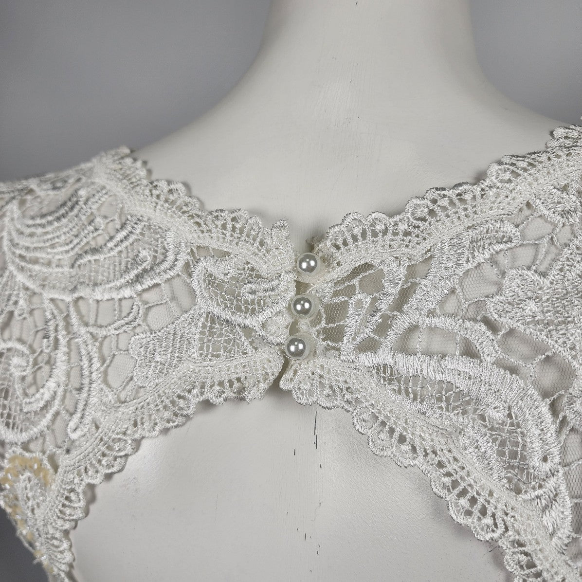 Jadore Evening White Flower Lace Beaded Wedding Gown Size S/M