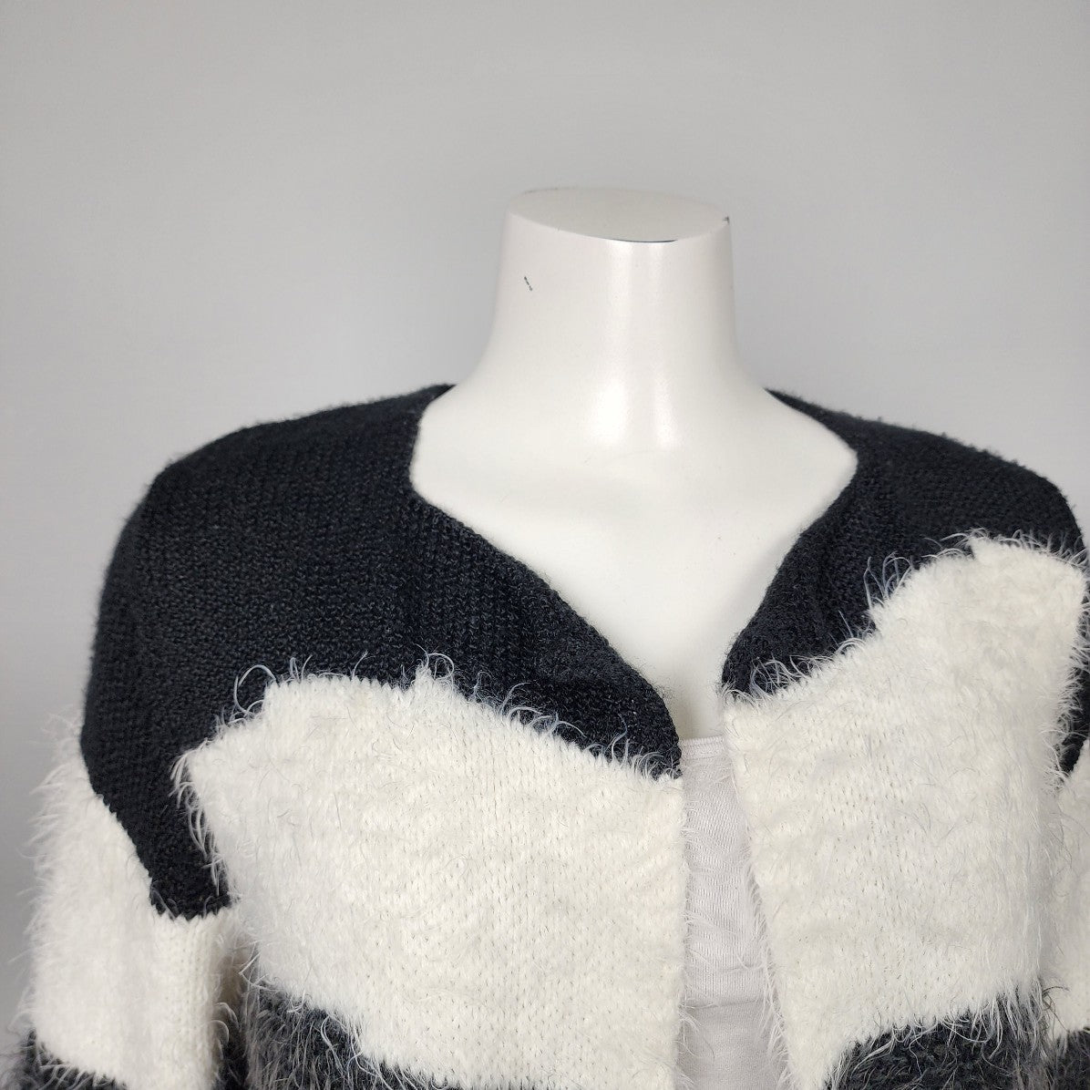 Marble Black & White Eyelash Knitted Cardigan Size S