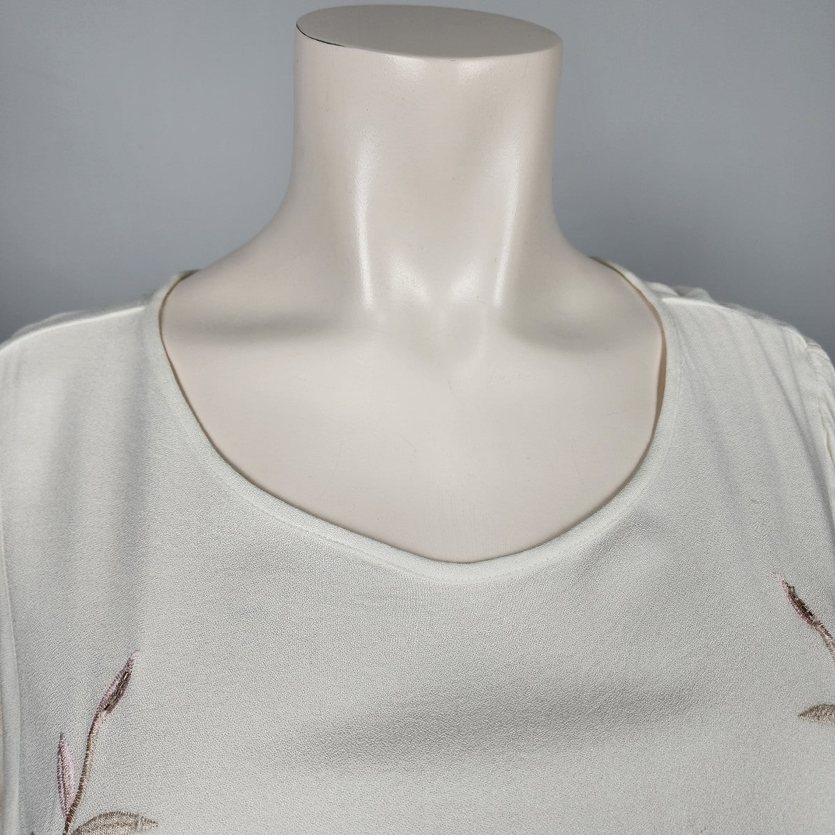Dex Cream Embroidered Flower Top Size 3X