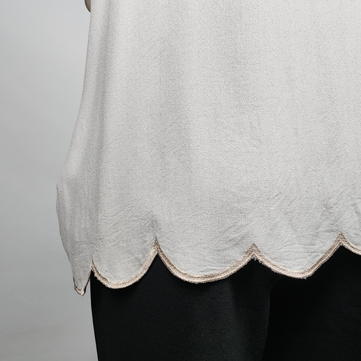 Dex Cream Embroidered Flower Top Size 3X