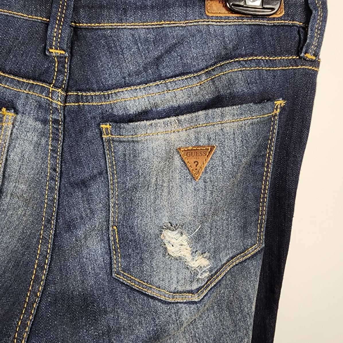 Guess Dark Wash Blue Distressed Jogger Jeans Size 26