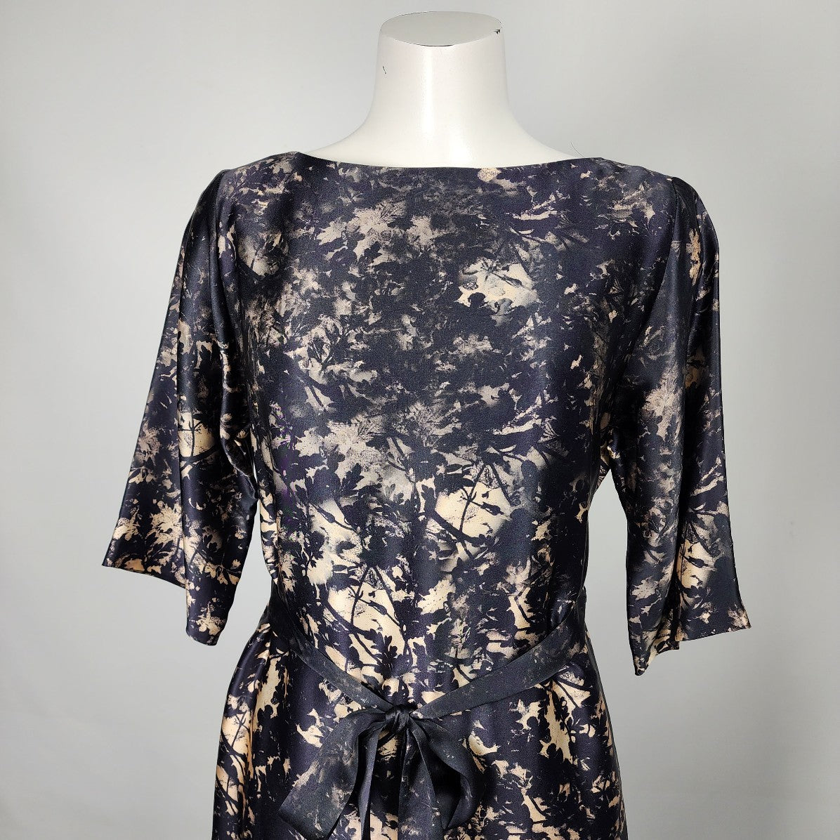 Hugo Boss Black Tropical Print Belted Silk Dress Size 8