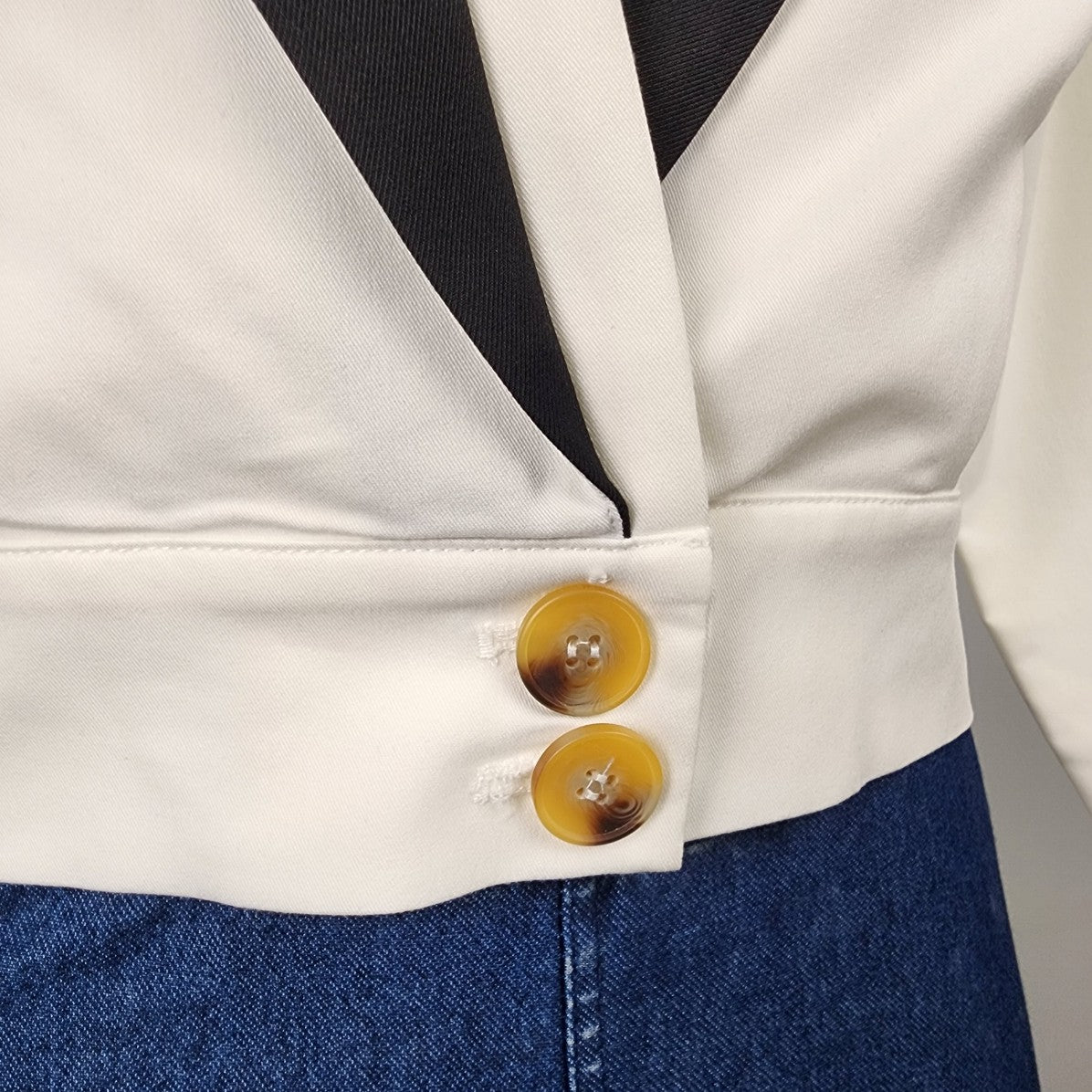 Kate Hewko White & Black Collar Blazer Size S/M