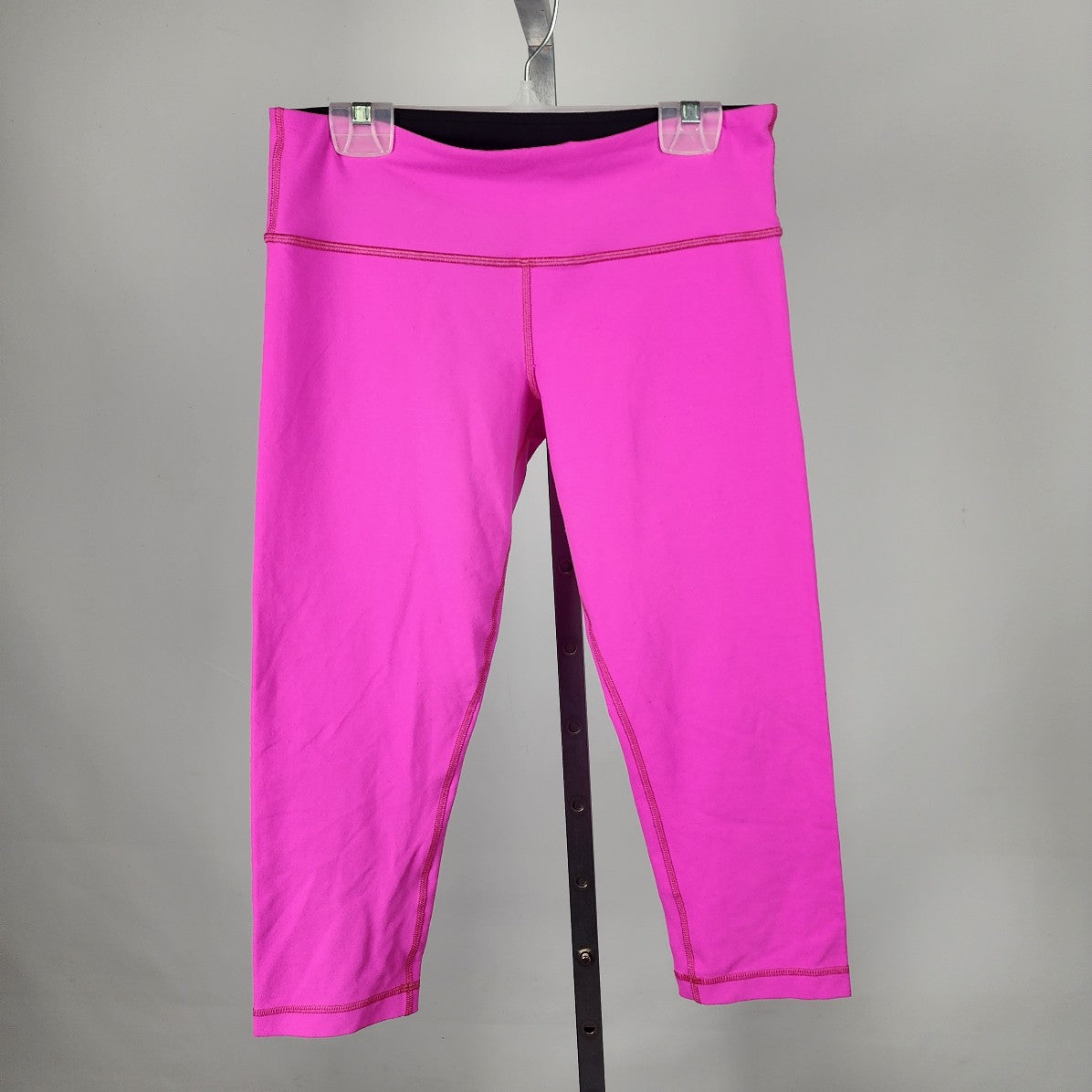 Lululemon Hot Pink Cropped Leggings Size 8 – DYL Fashions