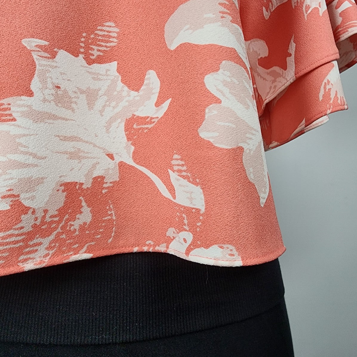 Halogen Coral & White Tropical Print Ruffle Sleeve Top Size XS/S