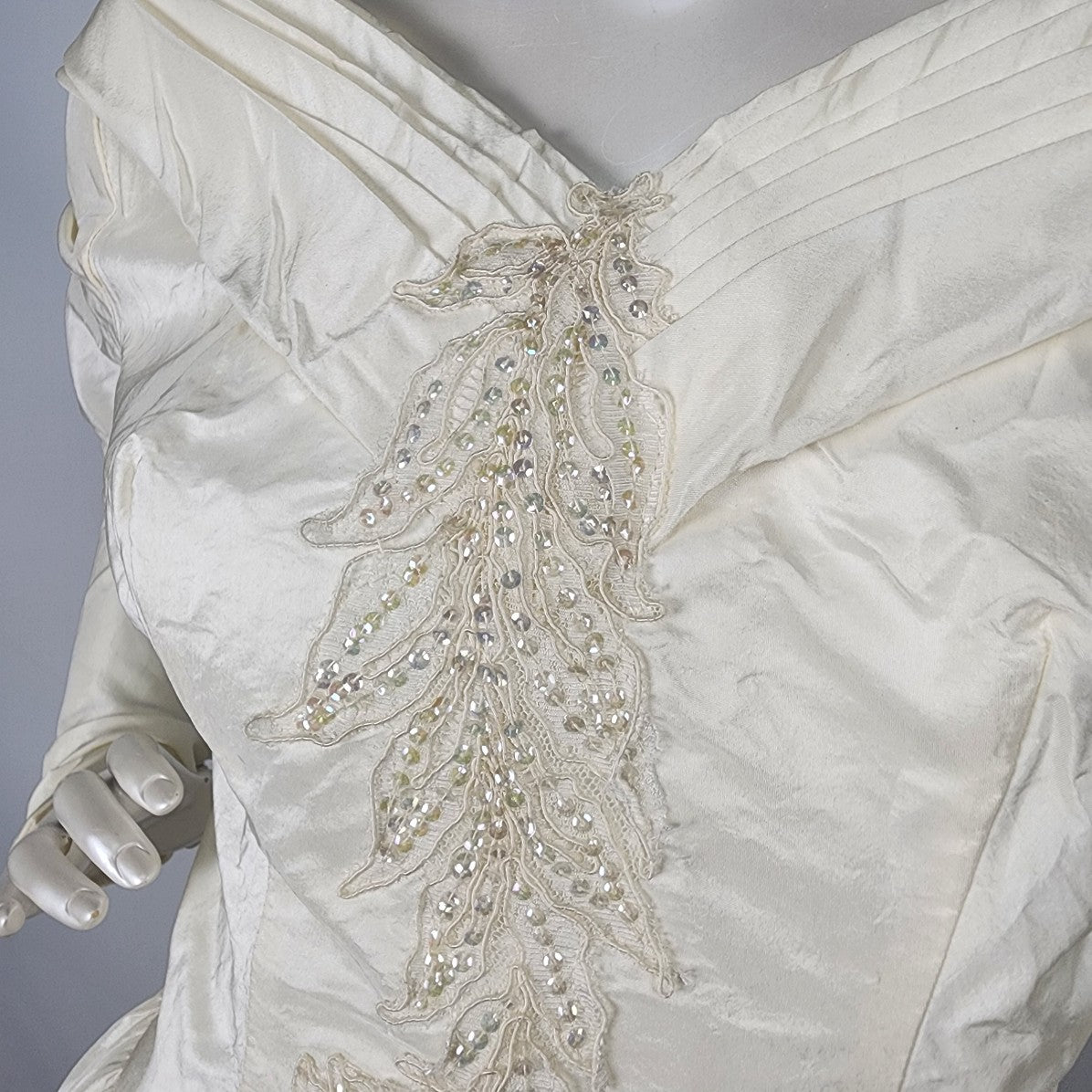 Vintage Cream Sequined Floral Detail Drop Shoulder Wedding Dress Size XS/S