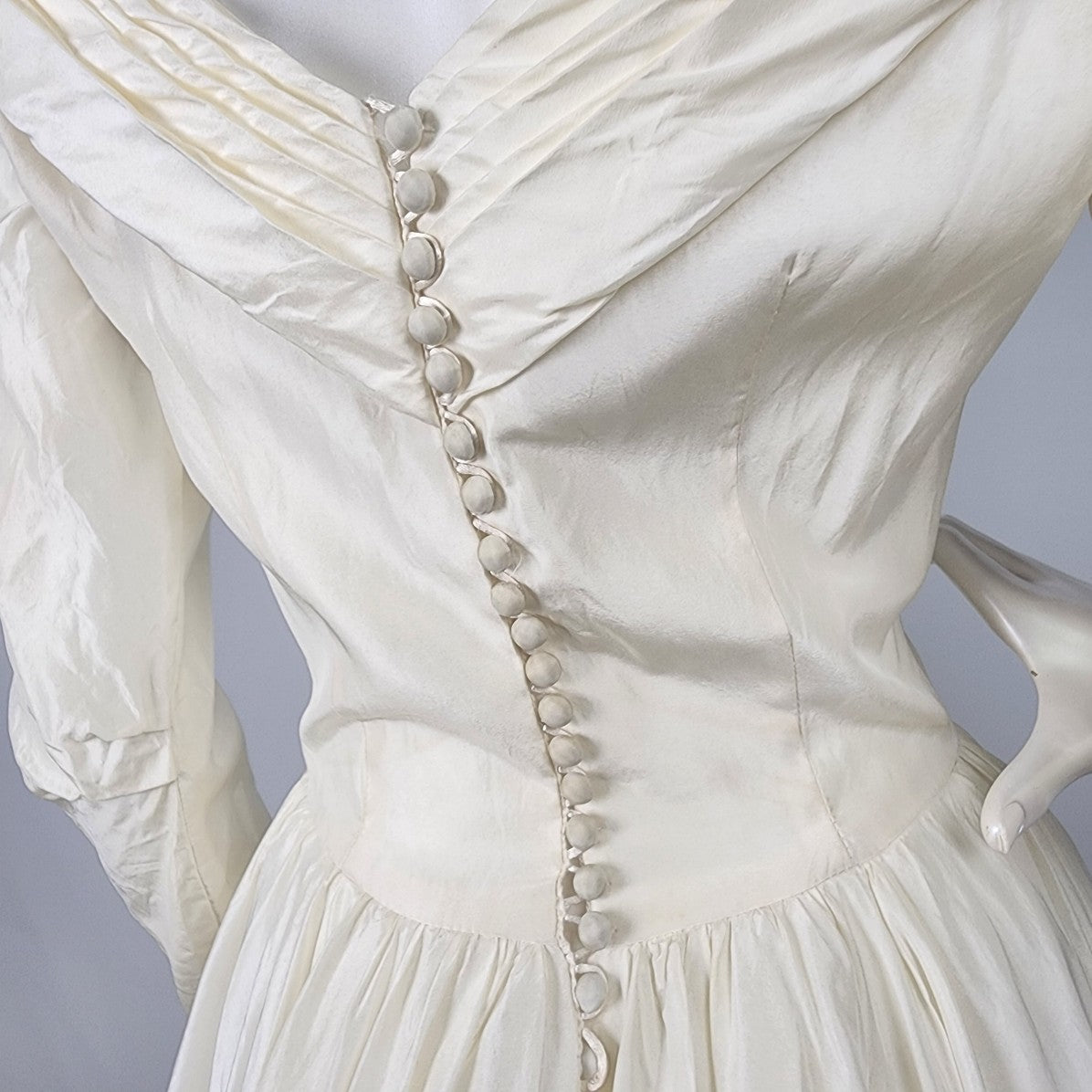 Vintage Cream Sequined Floral Detail Drop Shoulder Wedding Dress Size XS/S