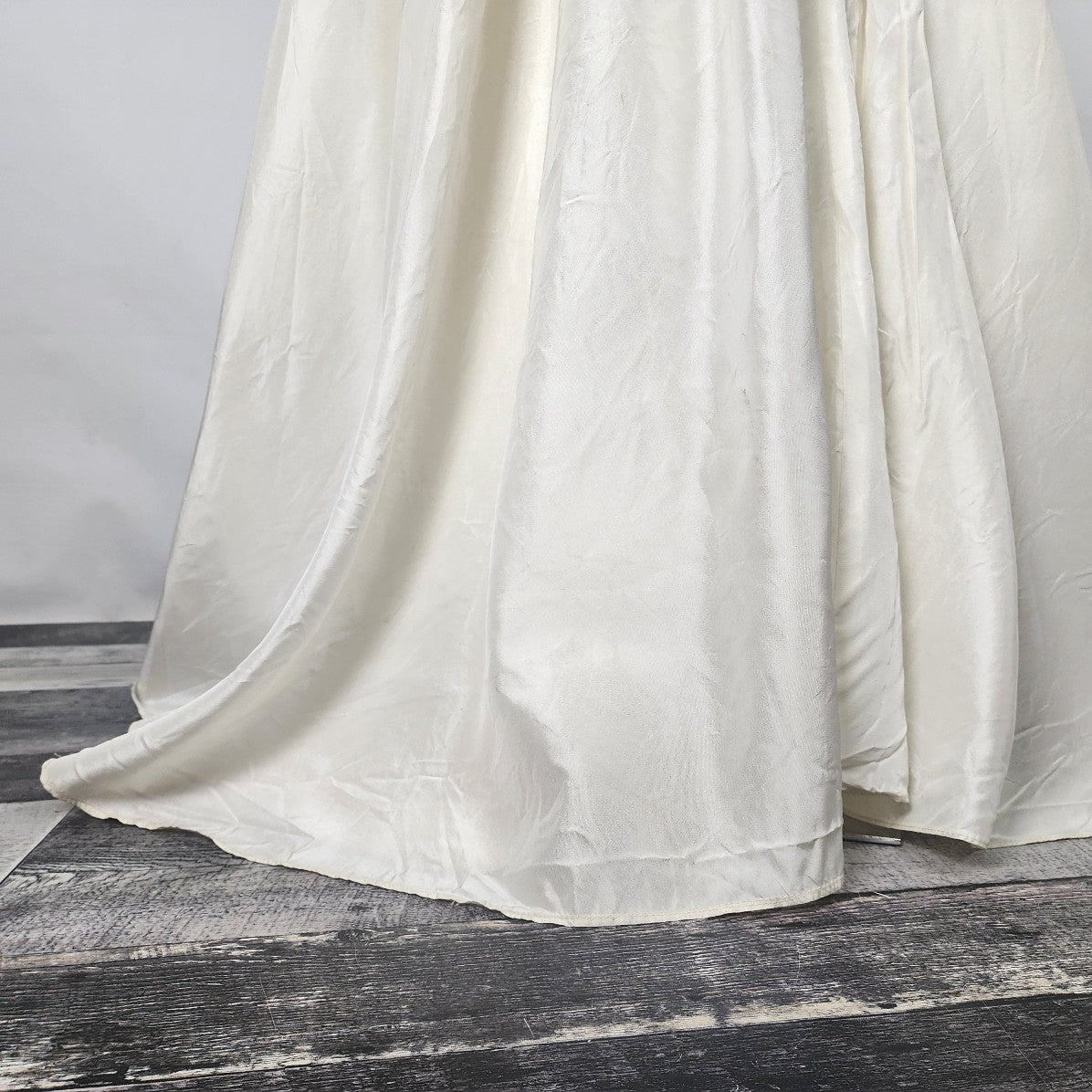 Vintage Cream Sequined Floral Detail Drop Shoulder Wedding Dress Size XS/S