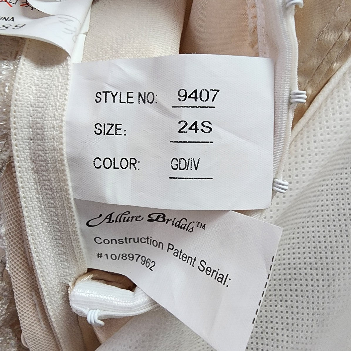 Allure Bridals 9407 Ivory Lace Mermaid Wedding Gown Size 1x-2x