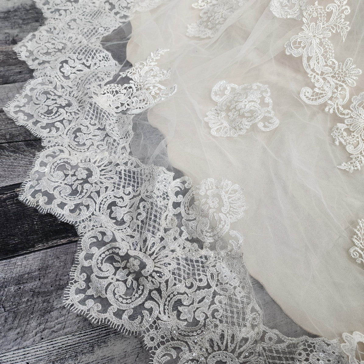Allure Bridals 9407 Ivory Lace Mermaid Wedding Gown Size 1x-2x
