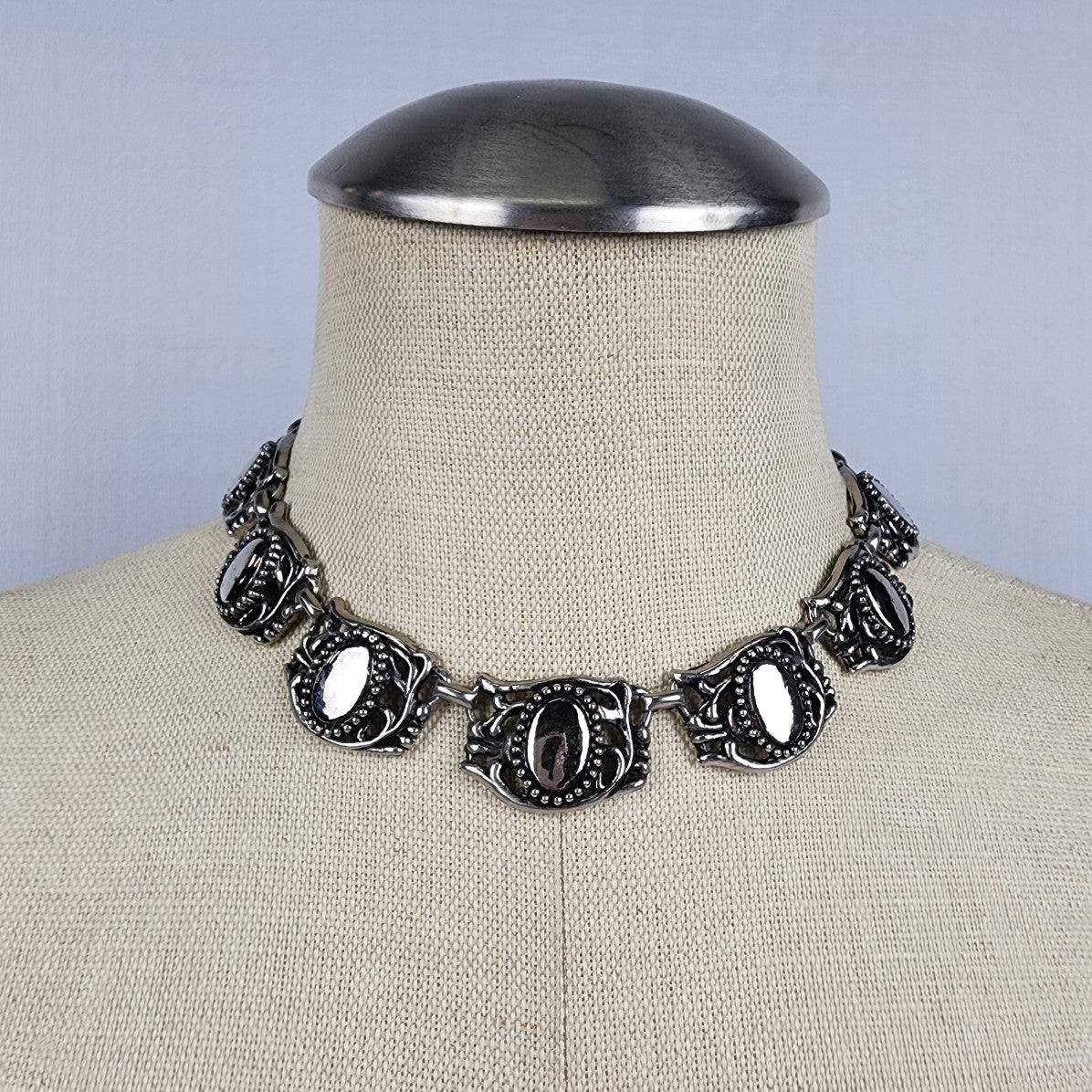 Vintage Silver Tone Collar Necklace & Screw Back Earrings Set