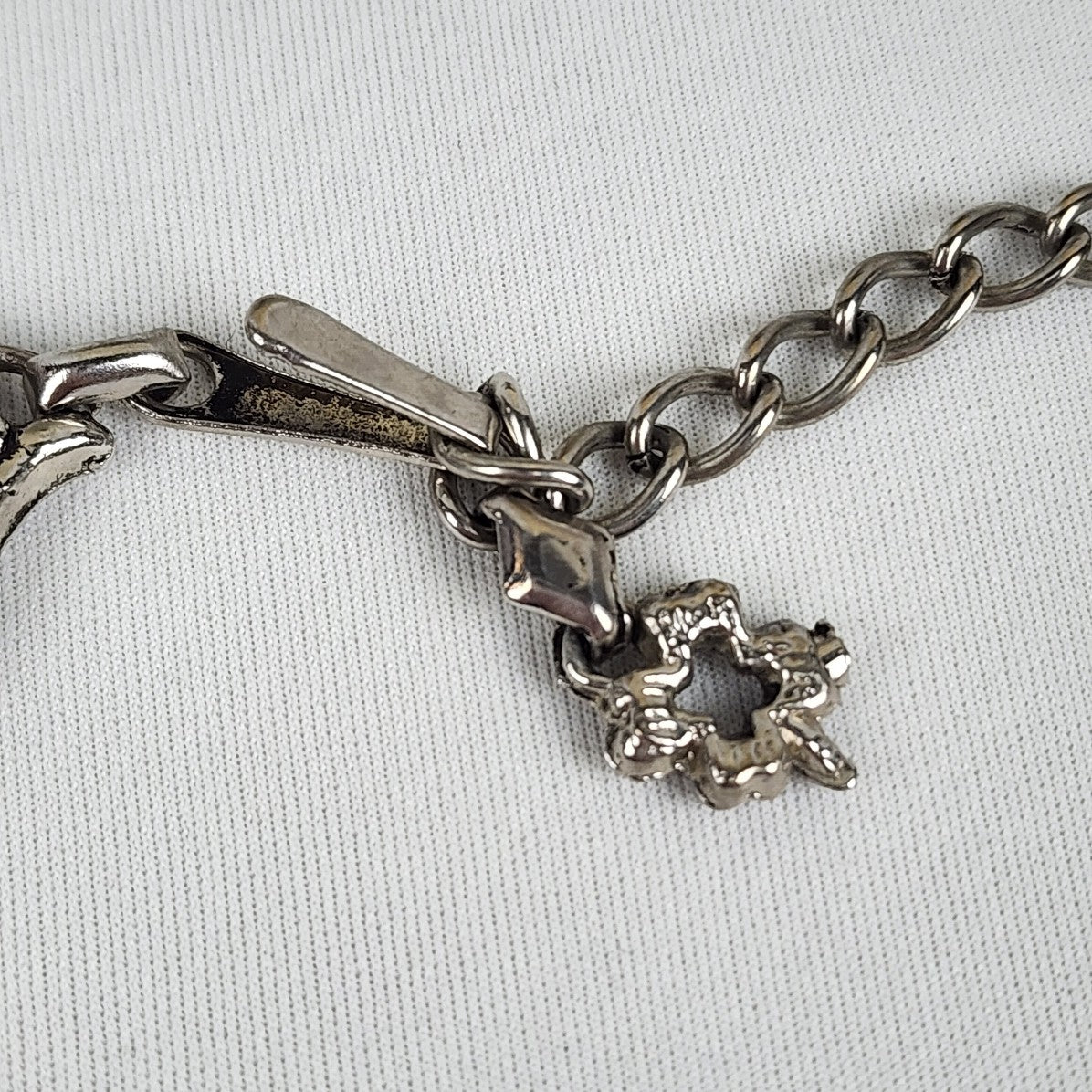 Vintage Silver Tone Collar Necklace & Screw Back Earrings Set