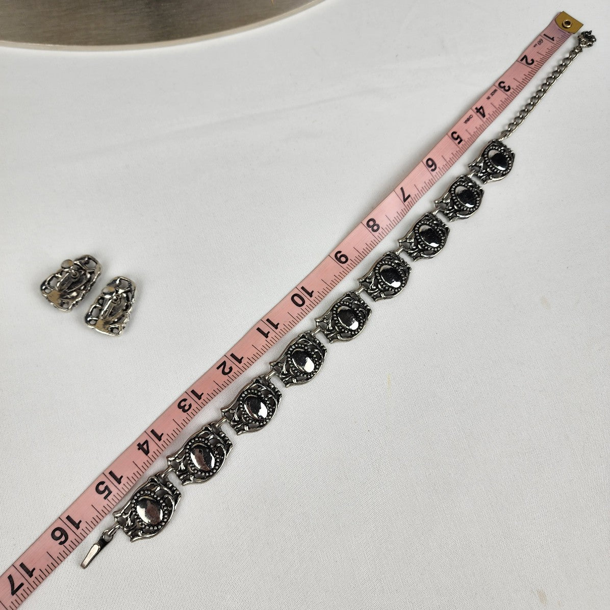 Vintage Silver Tone Collar Necklace & Screw Back Earrings Set