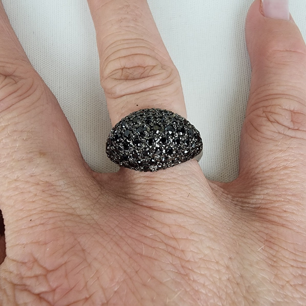 925 Sterling Silver Black Crystal Studded Ring Size 8