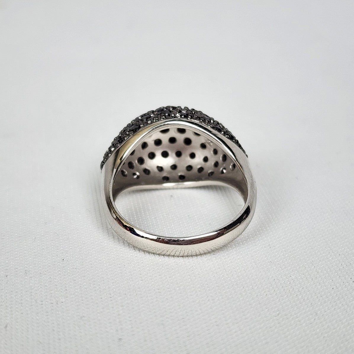 925 Sterling Silver Black Crystal Studded Ring Size 8