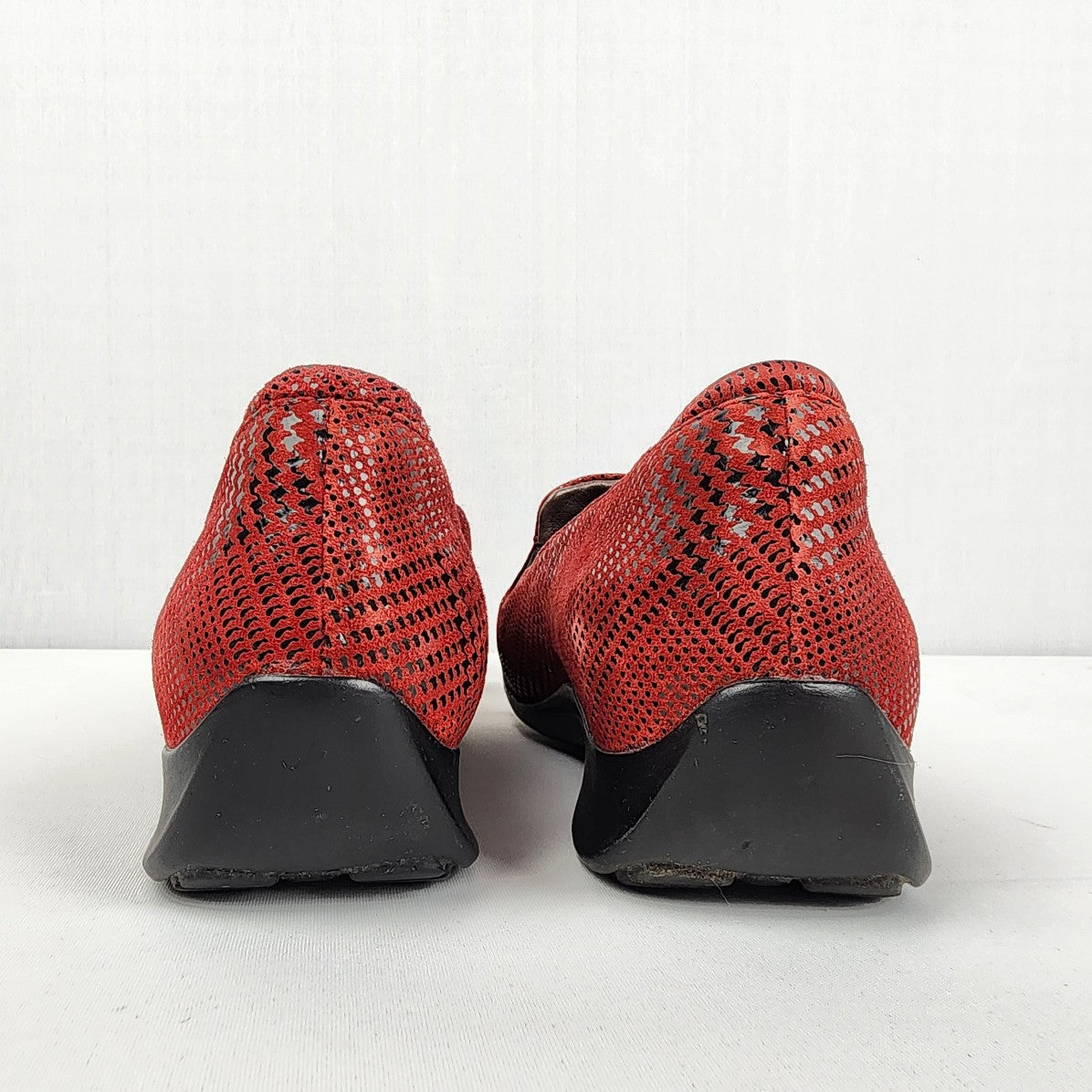 Wolky Red Plaid Leather Loafer Shoes Size 7.5