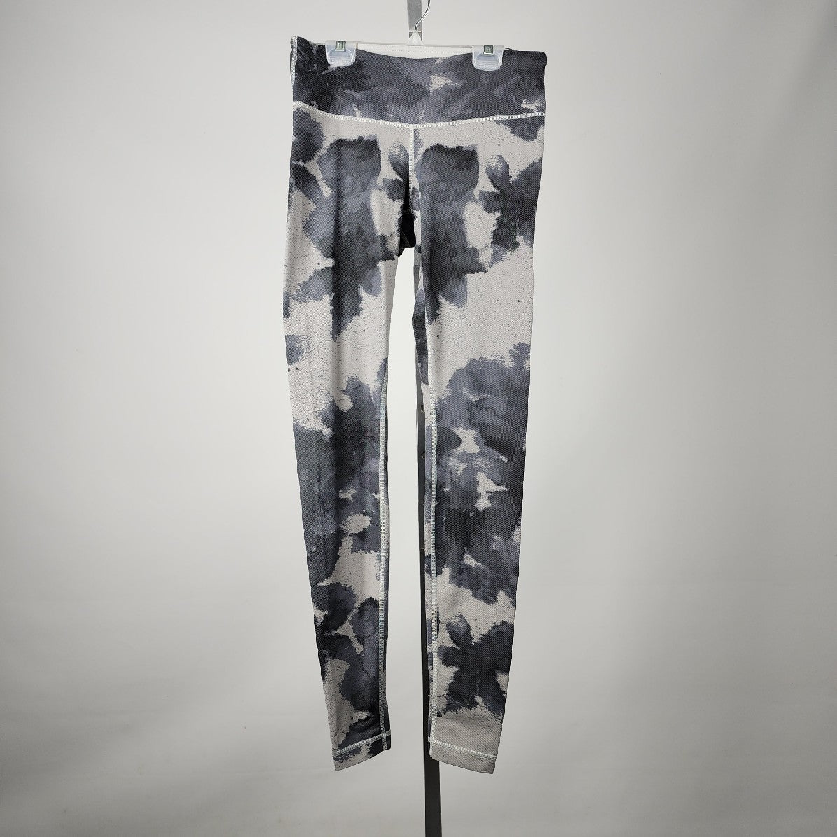 Lululemon Grey Floral Platoon Silver Spoon Wunder Under Leggings Size 6