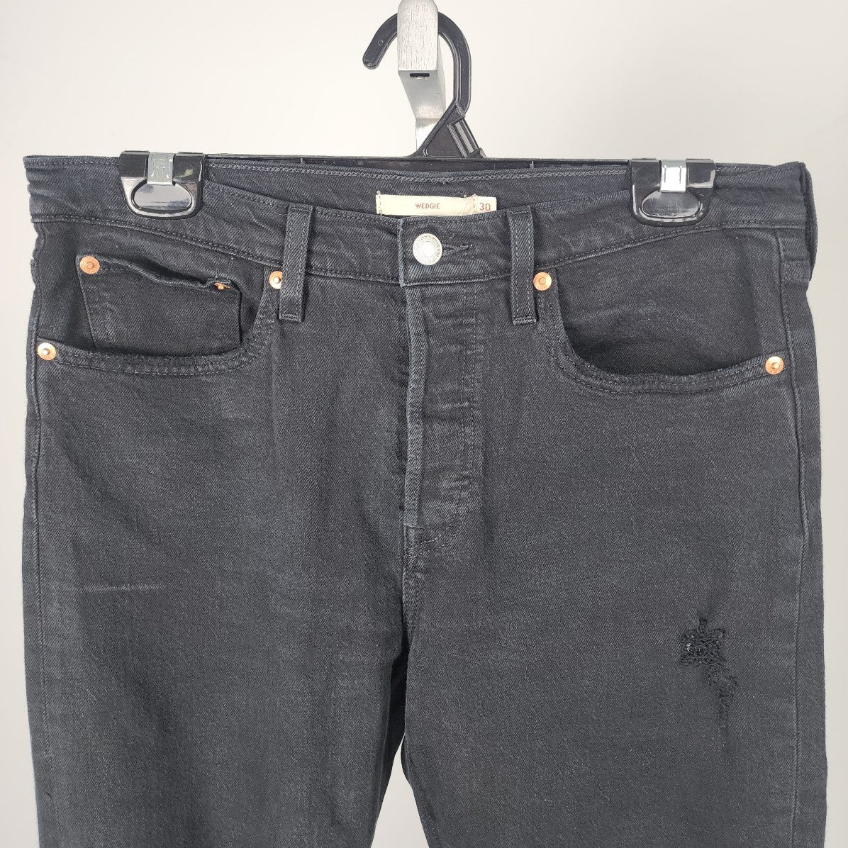 Levis Wedgie Black Cropped Raw Hem Jeans Size 30