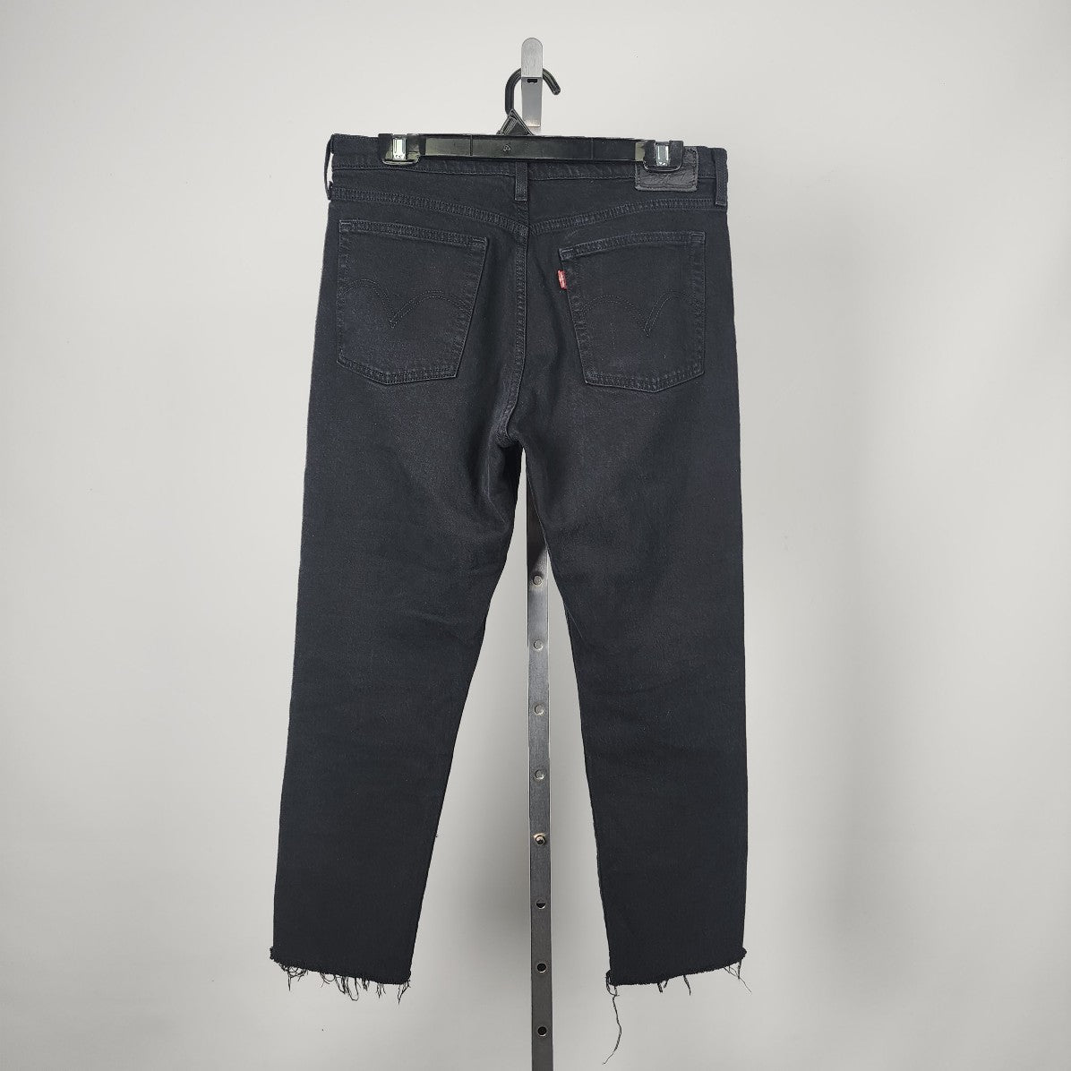 Levis Wedgie Black Cropped Raw Hem Jeans Size 30