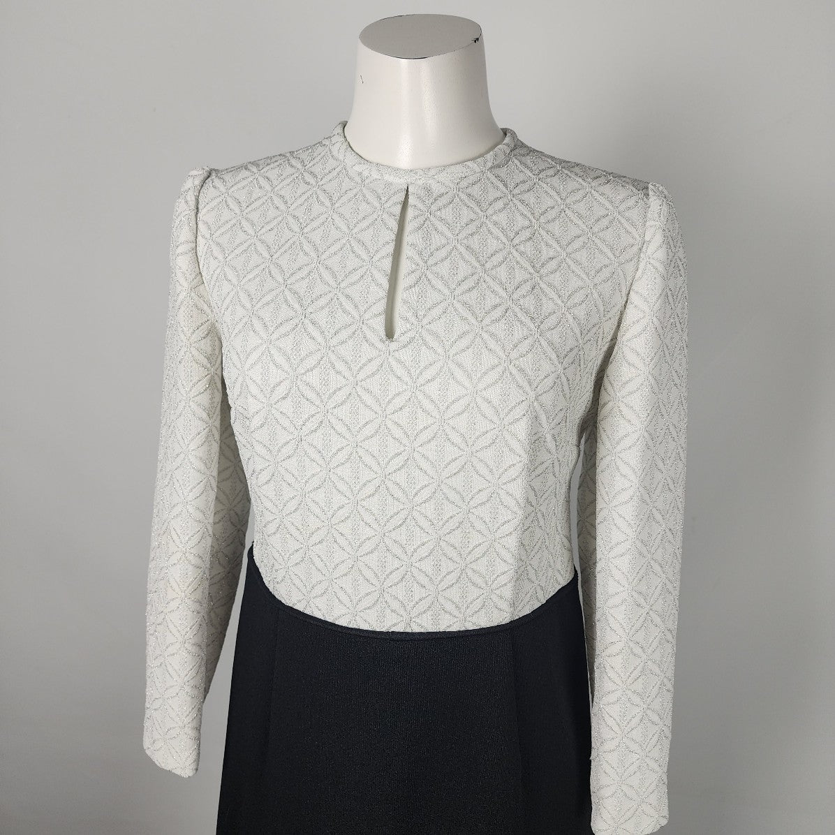 Vintage Metallic White & Black Long Sleeve Event Gown Size M