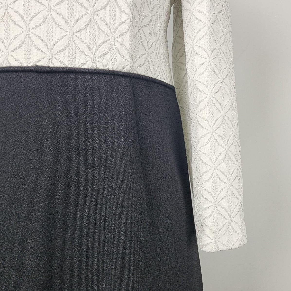Vintage Metallic White & Black Long Sleeve Event Gown Size M