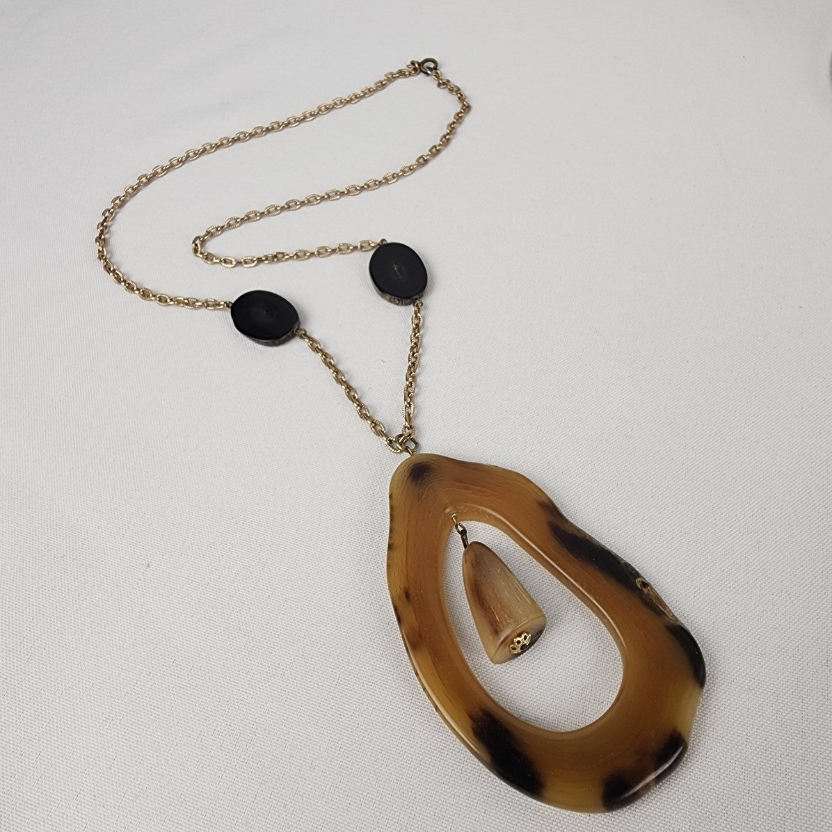 Vintage Brown & Gold Pendant Chain Necklace