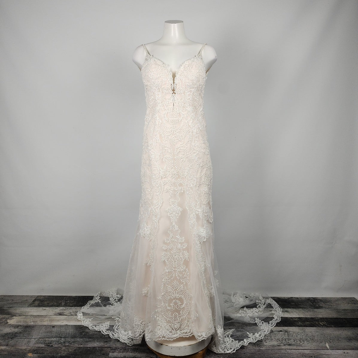 Stella York Cream Beaded Lace Wedding Gown Size M