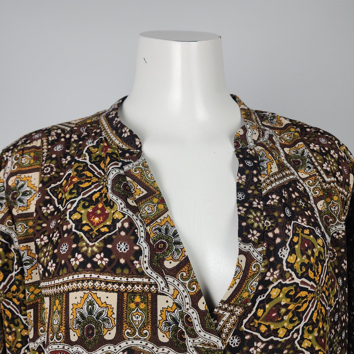 Floral & Ivy Brown & Green Floral V Neck Blouse Size L