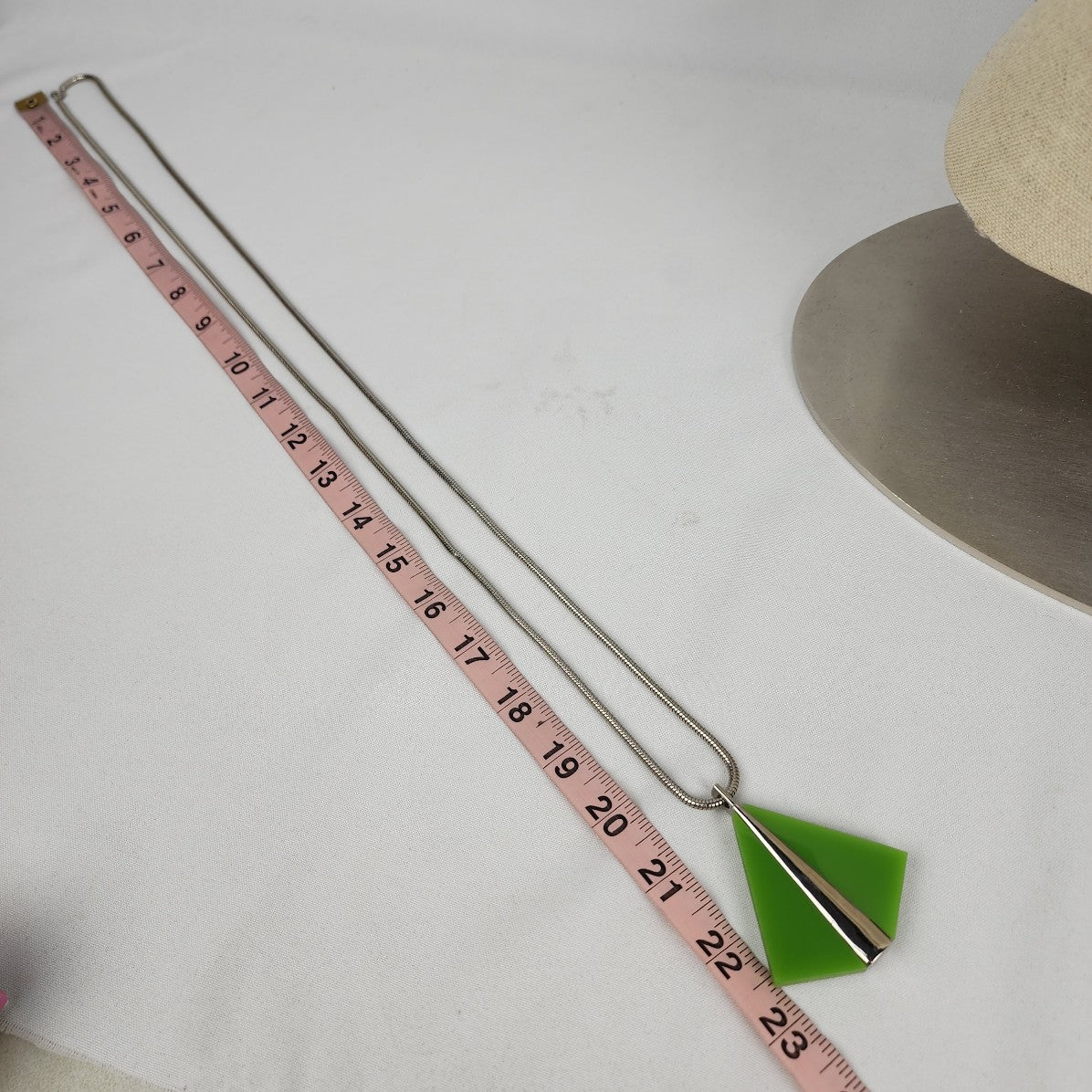 Vintage 70s Celebrity Green Lucite Pendant Snake Chain Necklace
