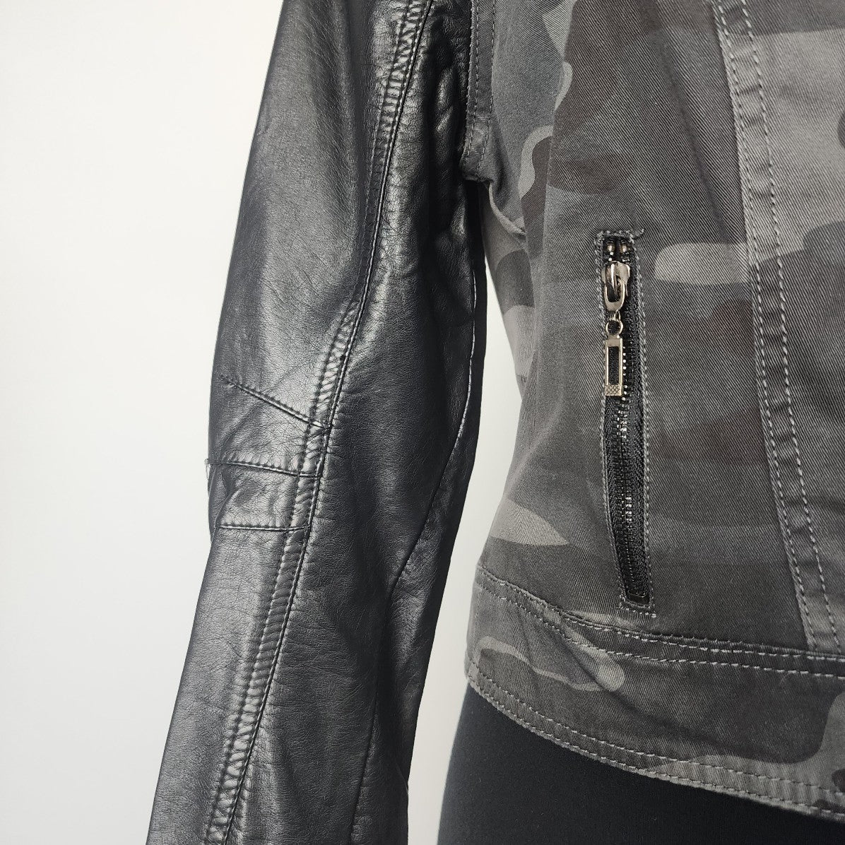 Ashley Cameo Black Cotton Vegan Leather Zip Up Moto Jacket Size M