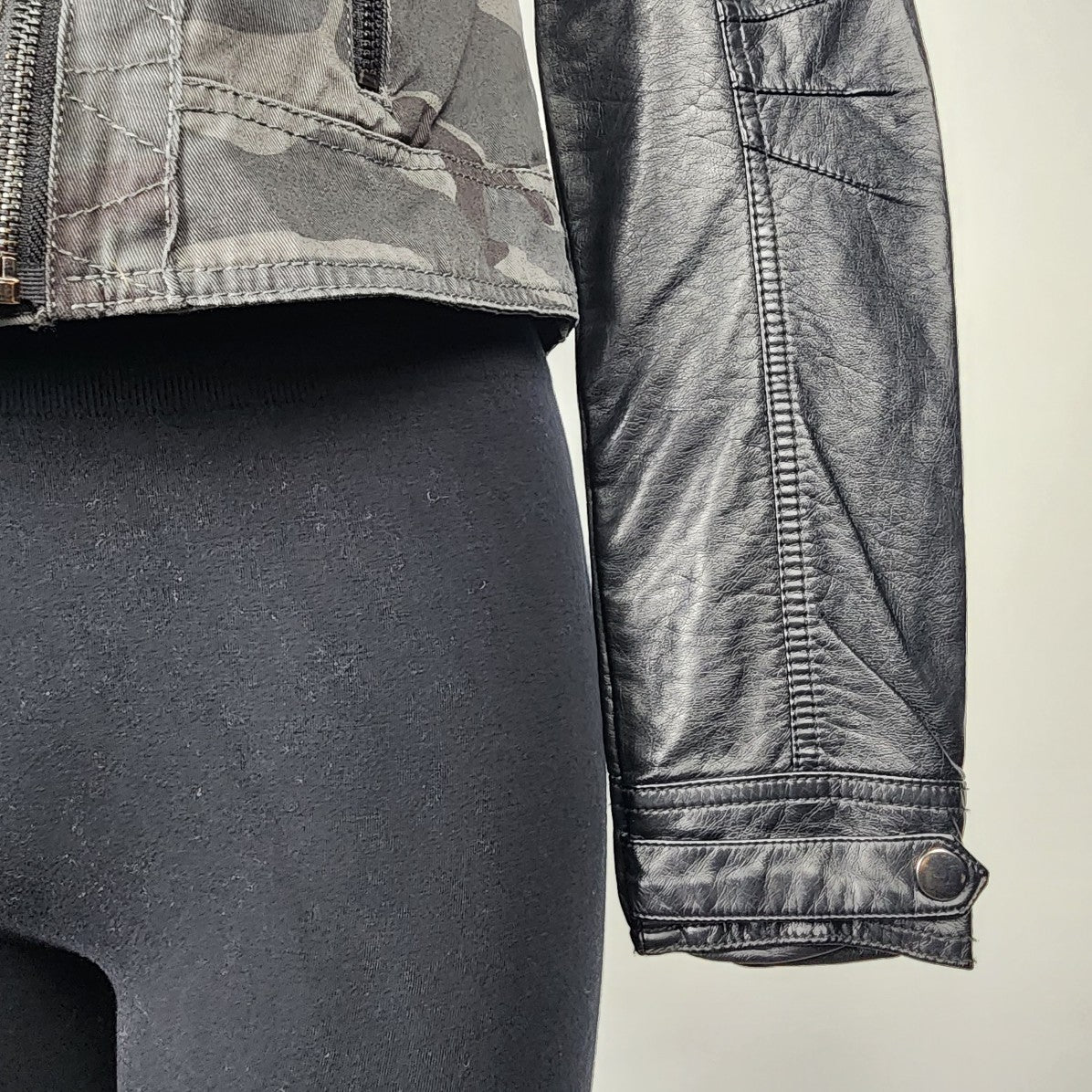 Ashley Cameo Black Cotton Vegan Leather Zip Up Moto Jacket Size M