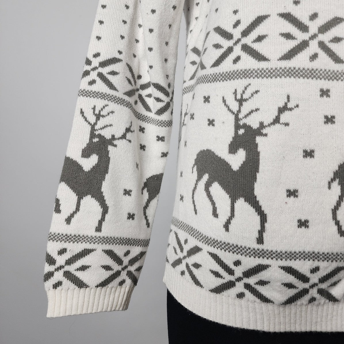 Tradition Country Collection White Knit Reindeer Button Up Cardigan Size S