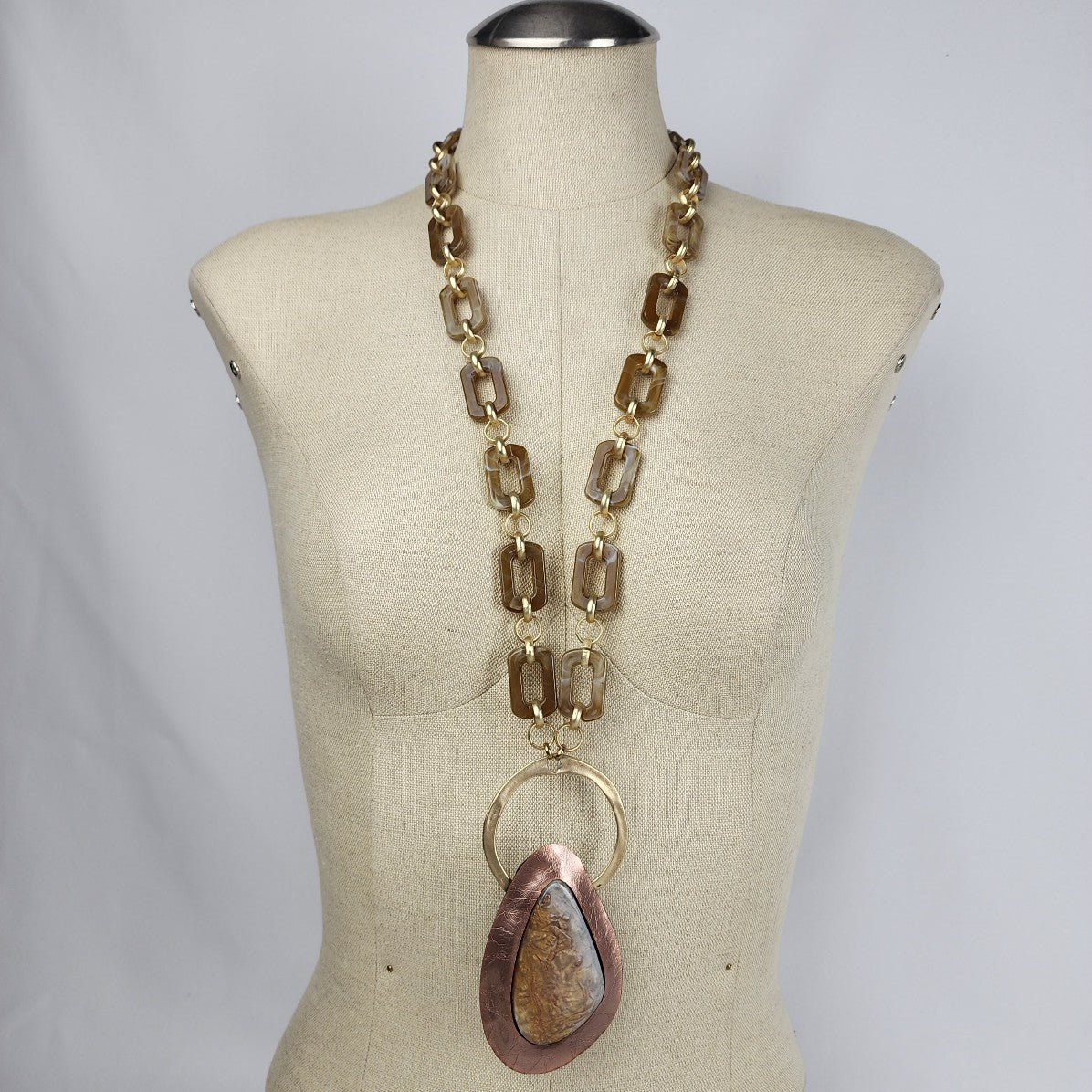 Shell on sale statement necklace