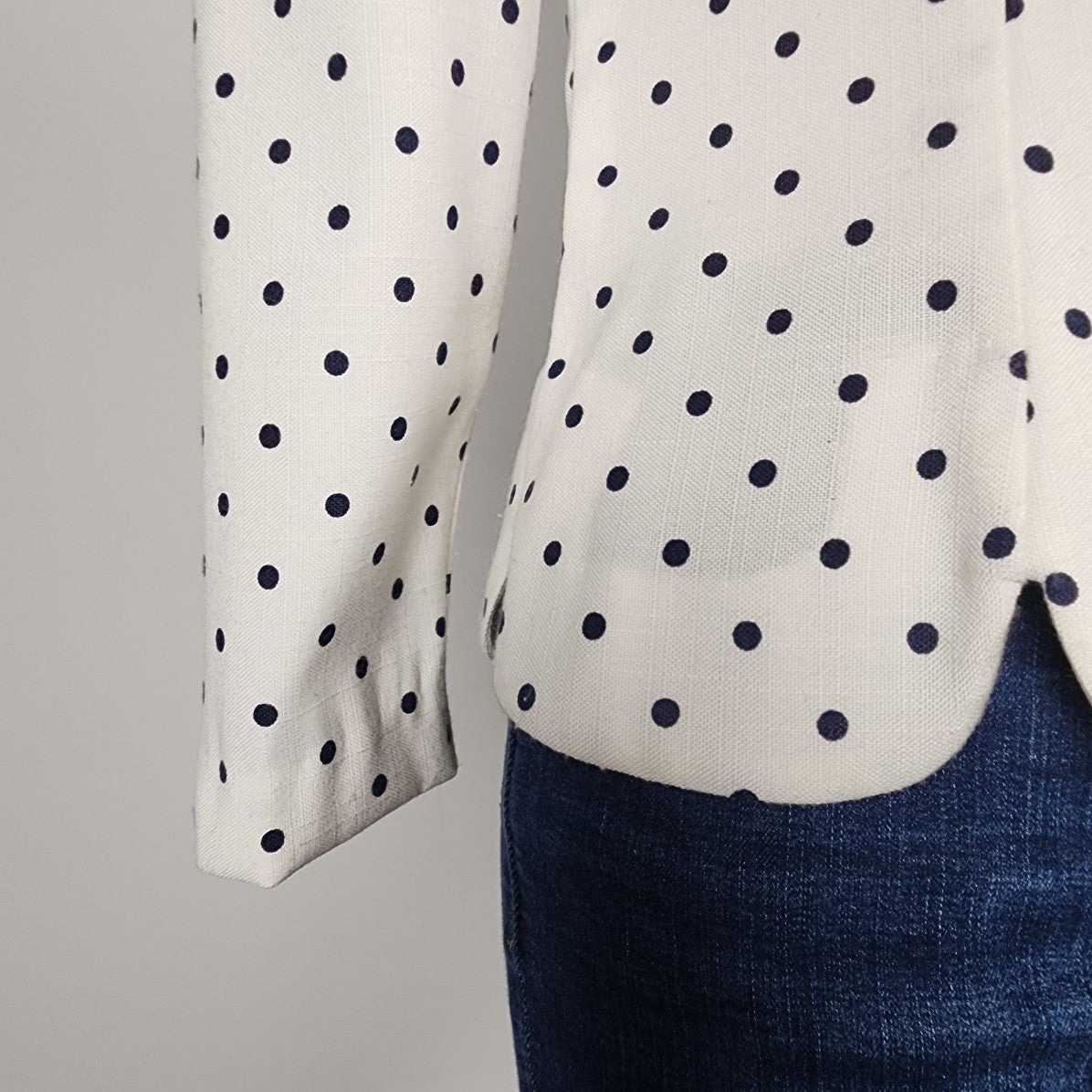 Vintage White Polka Dot Scalloped Bottom Button Up Blazer Size 8
