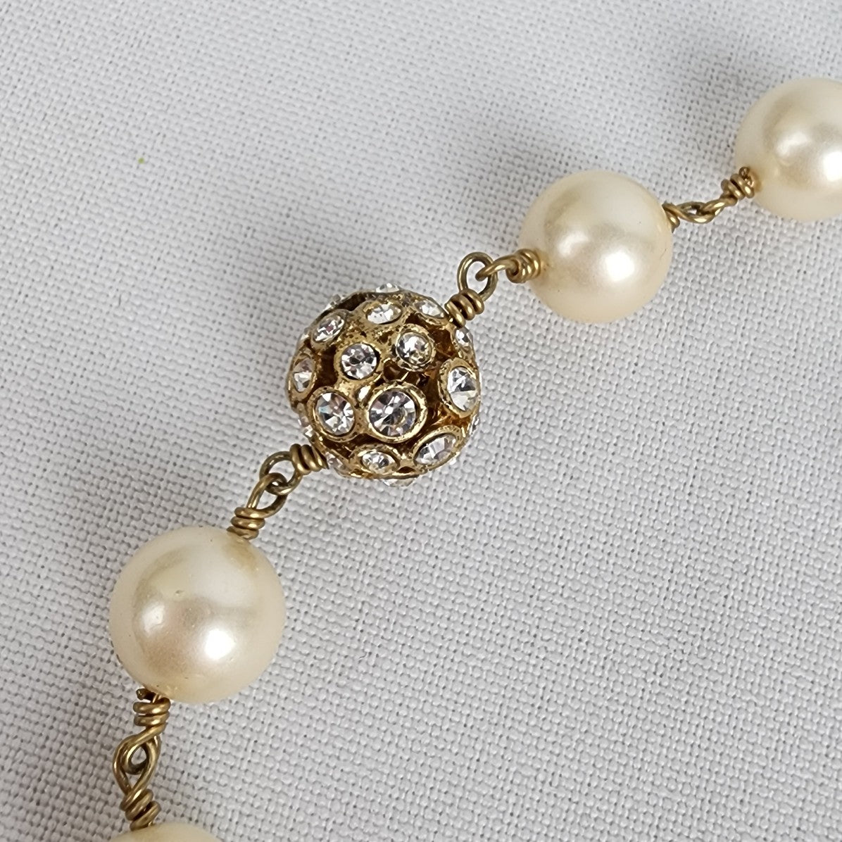 Stella & Dot Gold Tone Faux Pearl Beaded Necklace