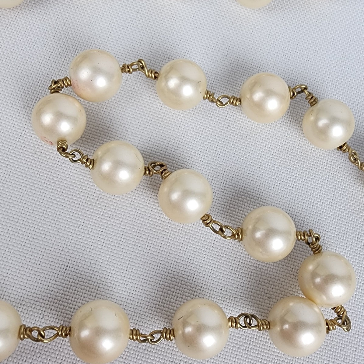 Stella & Dot Gold Tone Faux Pearl Beaded Necklace