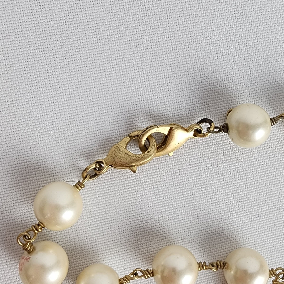 Stella & Dot Gold Tone Faux Pearl Beaded Necklace